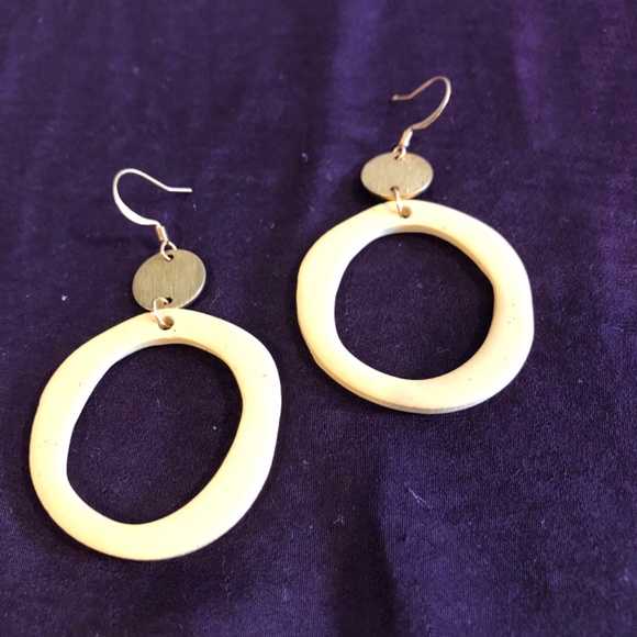 Set of costume jewelry - Picture 5 of 10